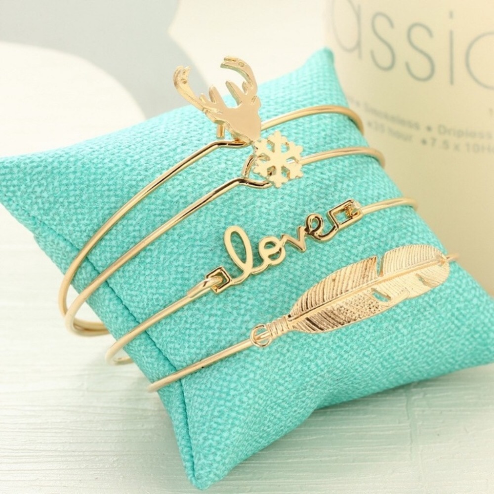 Holiday bangles bracelet set (4) ❄️🍂🦌 NWT.